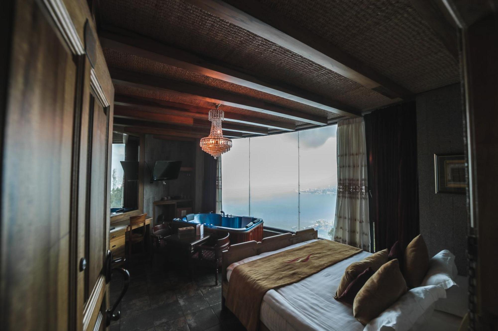 Bay Lodge Boutique Hotel Jounieh Exterior photo