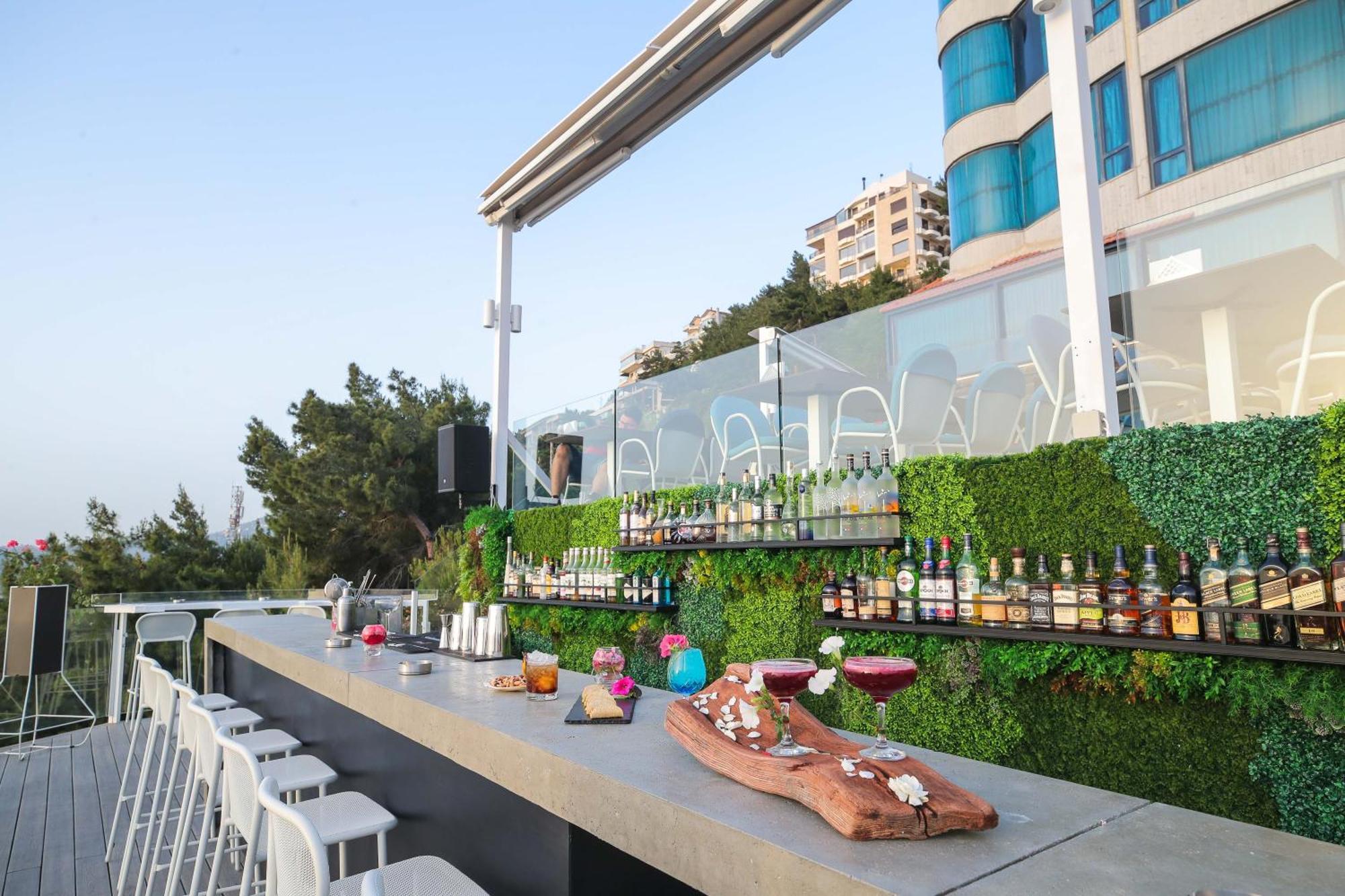 Bay Lodge Boutique Hotel Jounieh Exterior photo