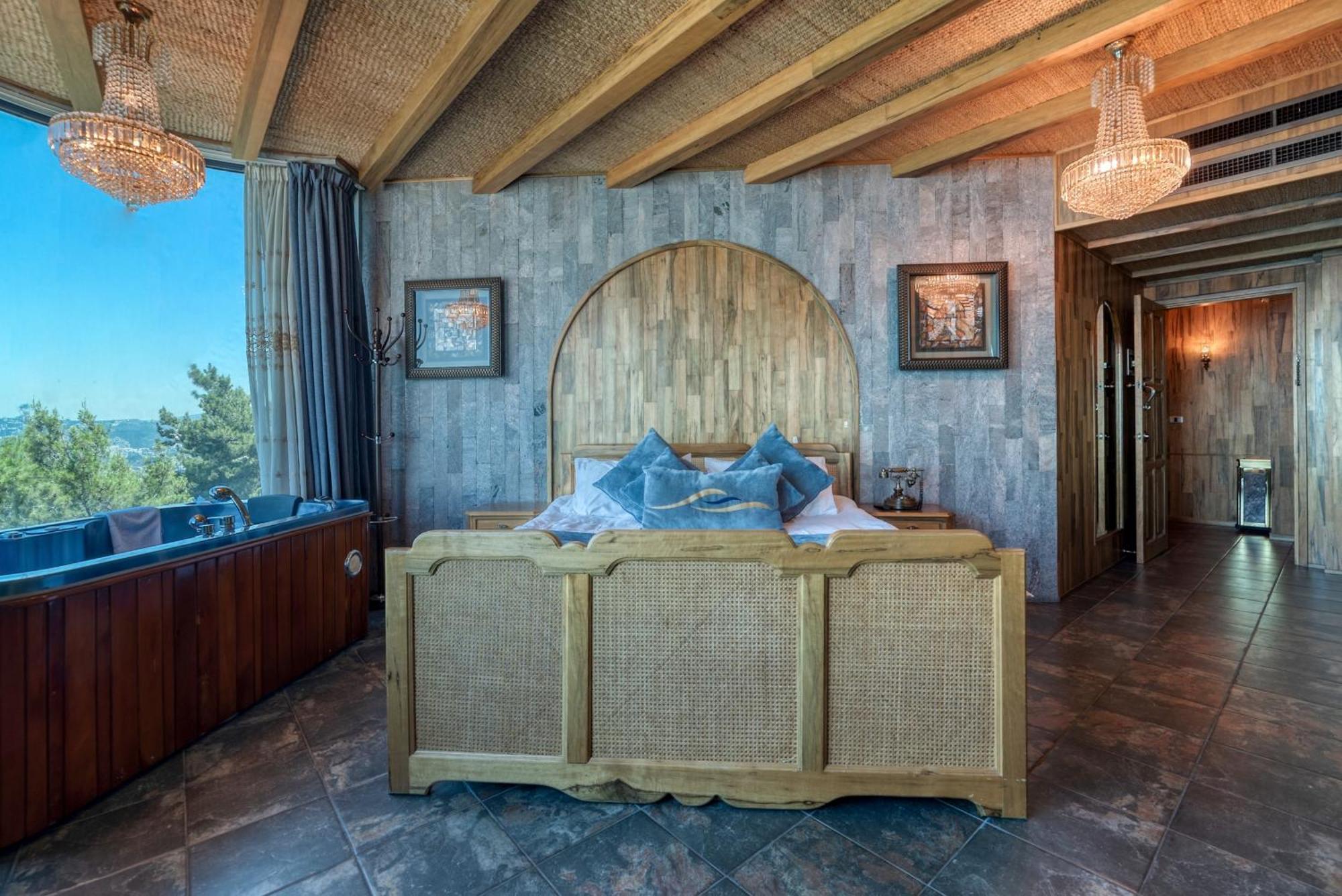 Bay Lodge Boutique Hotel Jounieh Exterior photo
