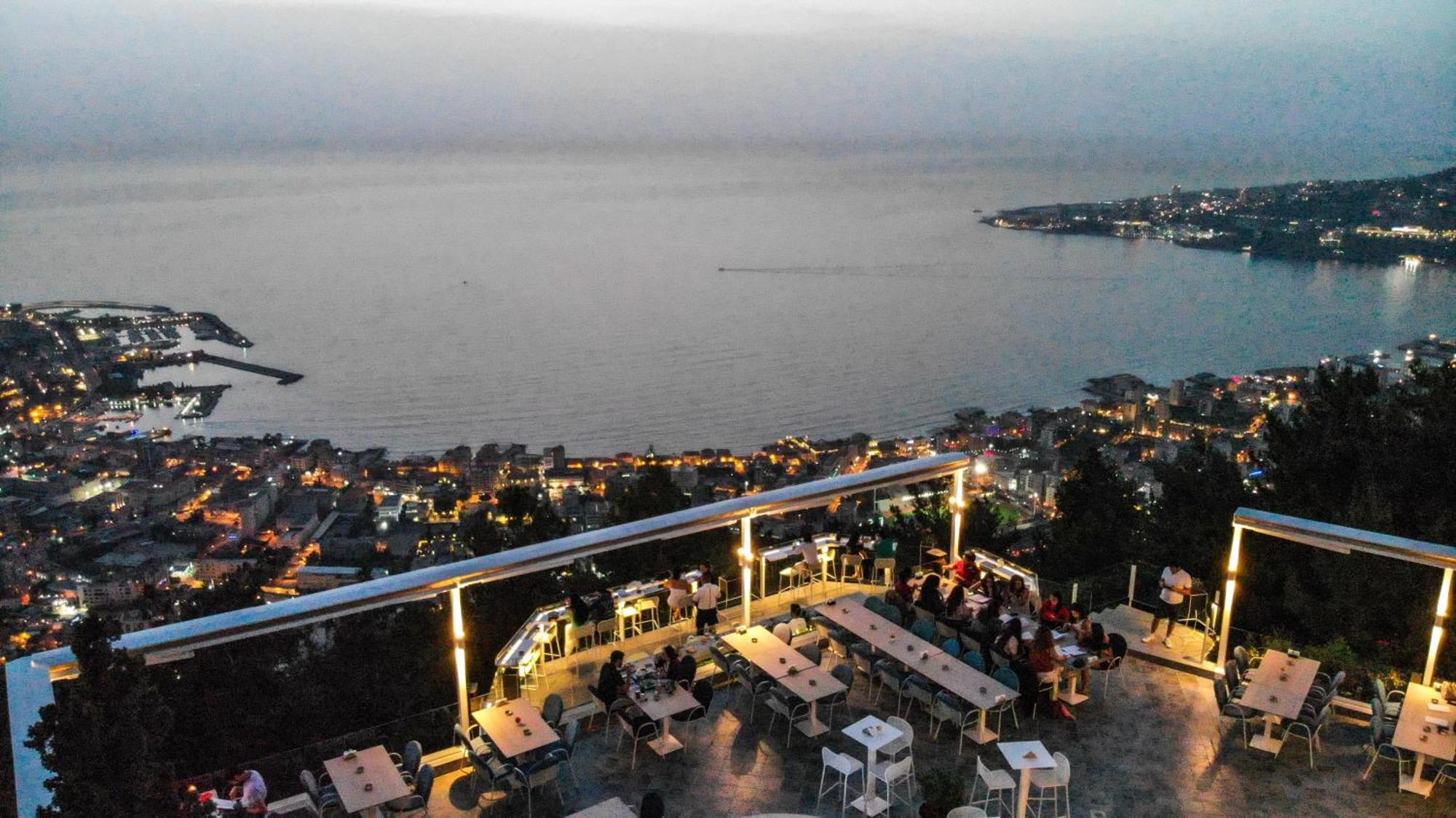 Bay Lodge Boutique Hotel Jounieh Exterior photo